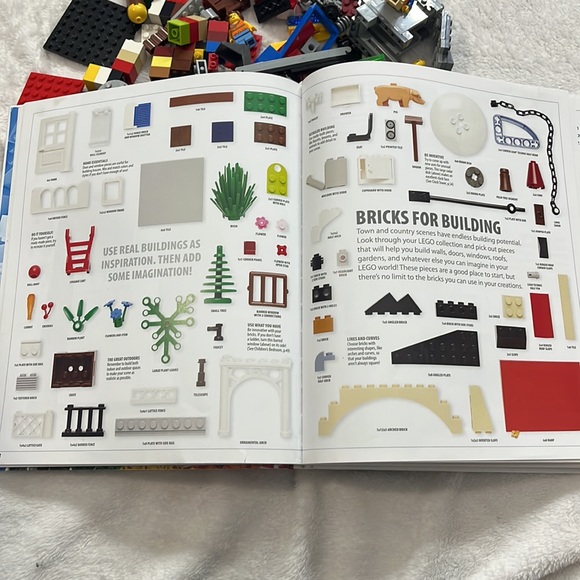 Legos with building book - Picture 8 of 11